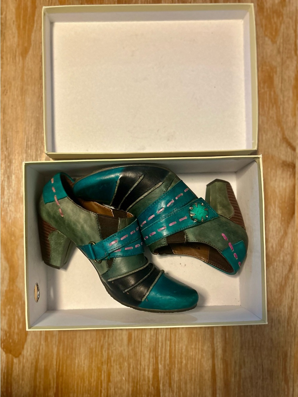 Spring Step Vintage Wondrous Artisan Ankle Boots - Picture 3 of 13